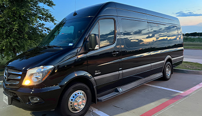 Professional chauffeur for black car service Dallas